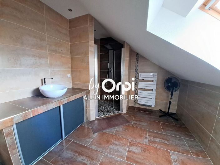 Image No.20-10 Bed House for sale