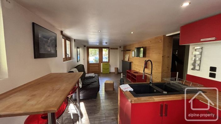 Image No.10-5 Bed Property for sale