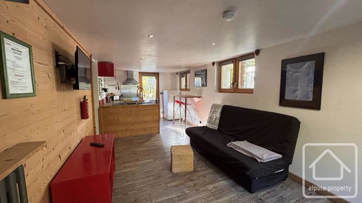 Image No.12-5 Bed Property for sale