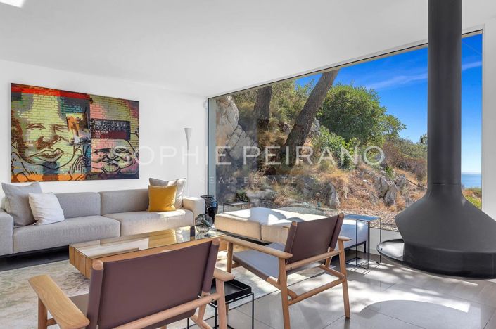 Image No.3-5 Bed House for sale