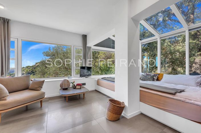 Image No.7-5 Bed House for sale