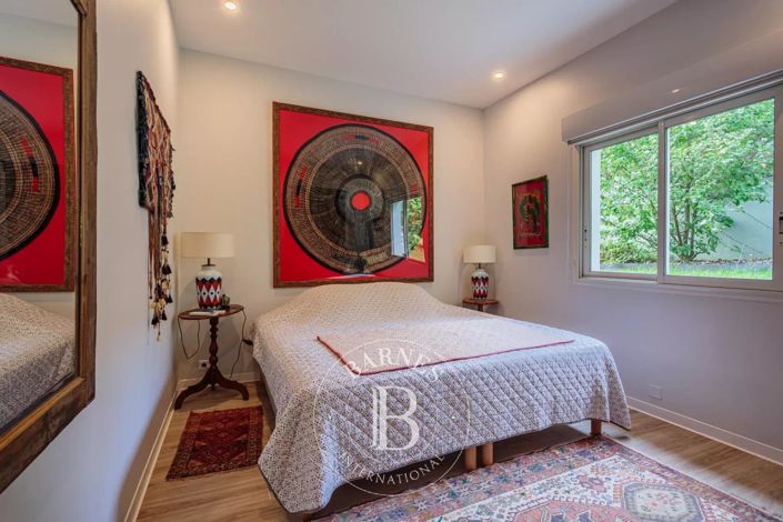 Image No.18-5 Bed House for sale