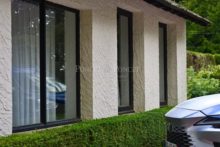 Image No.17-6 Bed House for sale