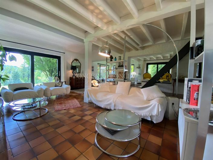 Image No.9-6 Bed House for sale