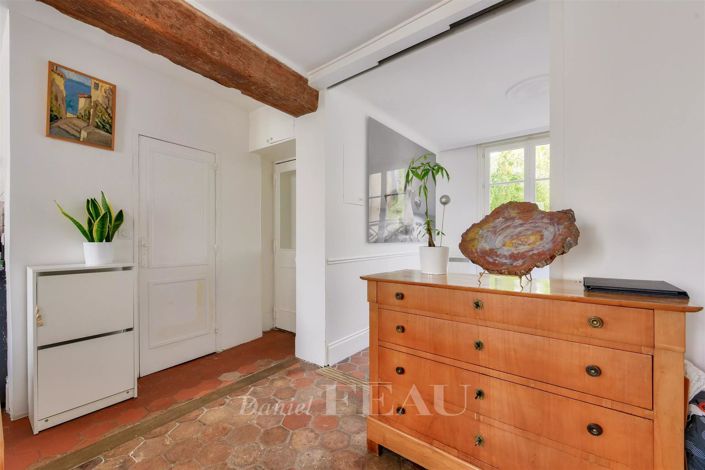 Image No.10-1 Bed Apartment for sale