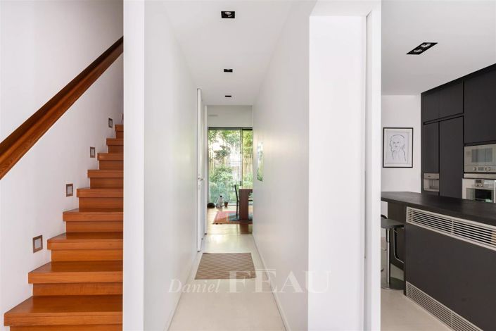 Image No.10-4 Bed House for sale