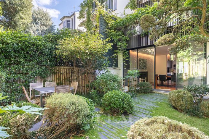 Image No.8-4 Bed House for sale