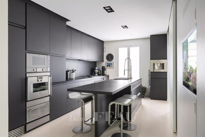 Image No.9-4 Bed House for sale