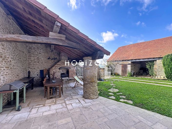 Image No.2-4 Bed House for sale