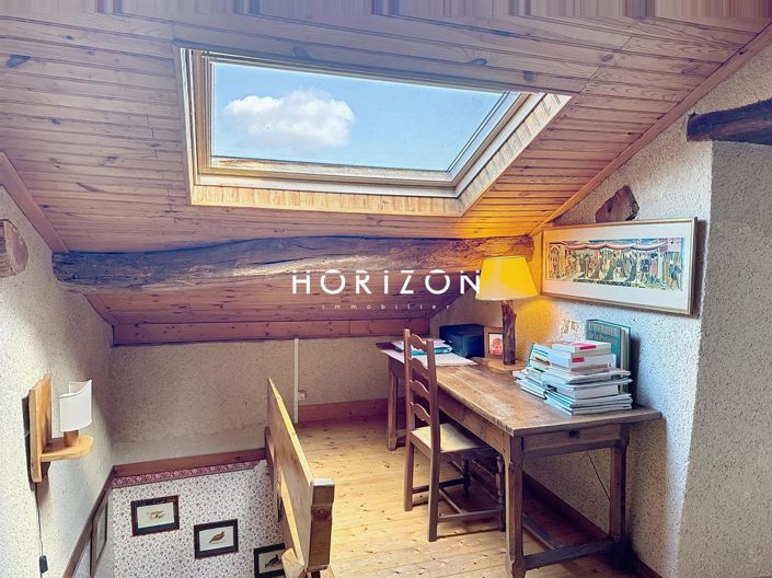 Image No.20-4 Bed House for sale