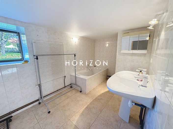 Image No.30-4 Bed House for sale