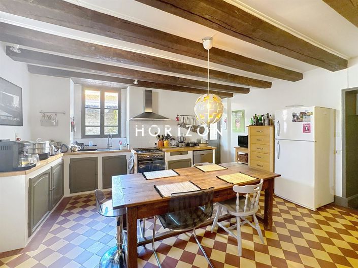 Image No.17-5 Bed Property for sale