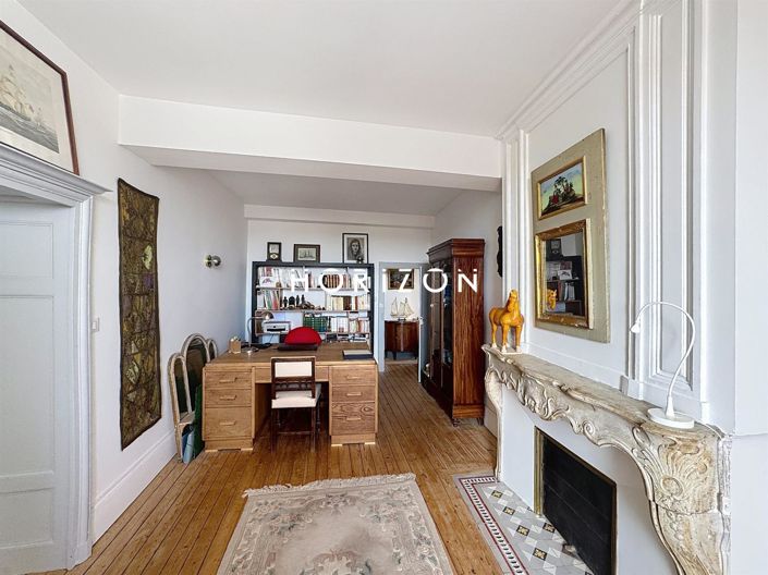 Image No.30-5 Bed Property for sale