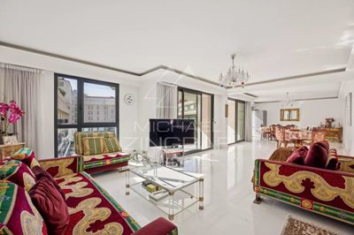 5 Bed Apartment for sale