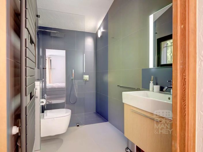 Image No.10-4 Bed House for sale