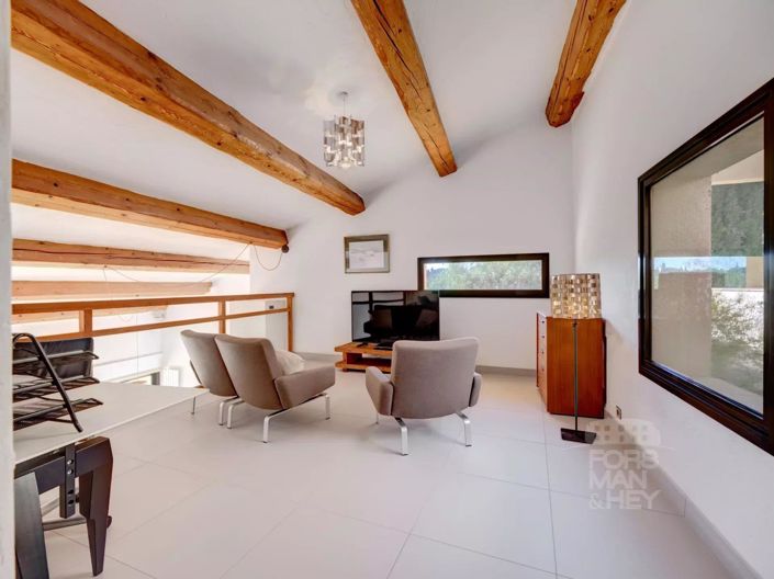 Image No.7-4 Bed House for sale