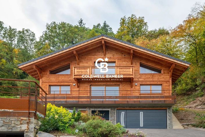 Image No.1-8 Bed House for sale