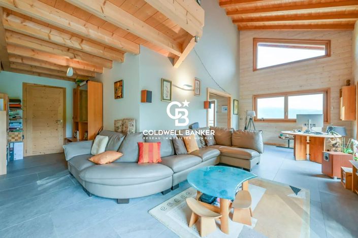 Image No.4-8 Bed House for sale