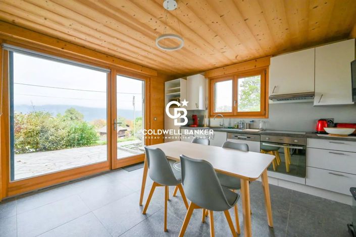 Image No.8-8 Bed House for sale