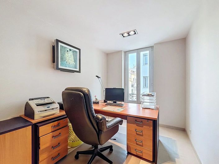 Image No.13-3 Bed Apartment for sale