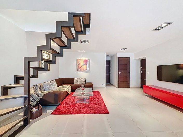 Image No.8-3 Bed Apartment for sale