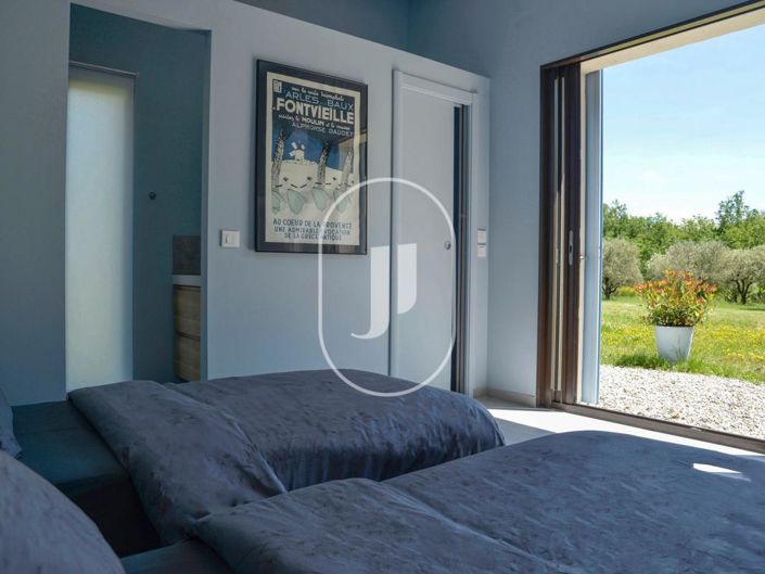 Image No.11-3 Bed House for sale