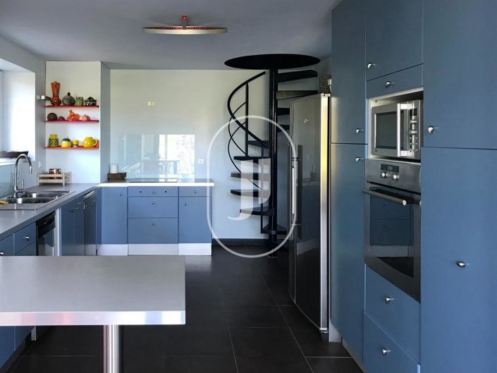 Image No.7-3 Bed House for sale