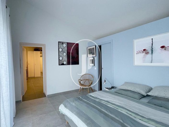 Image No.9-3 Bed House for sale