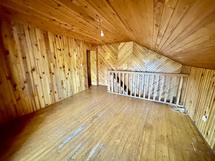 Image No.10-3 Bed House for sale