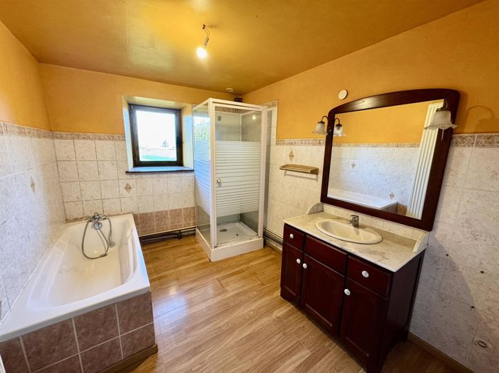 Image No.11-3 Bed House for sale