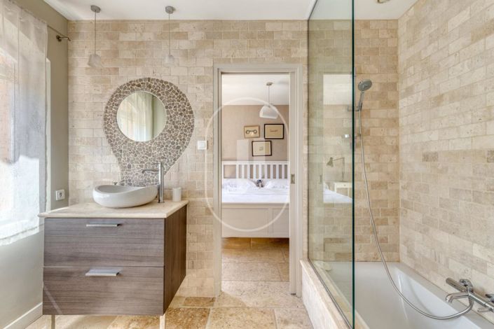 Image No.8-4 Bed House for sale