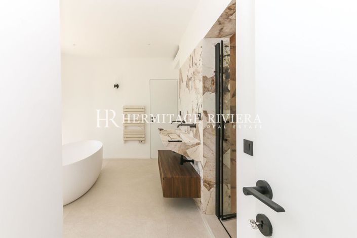 Image No.15-4 Bed House for sale