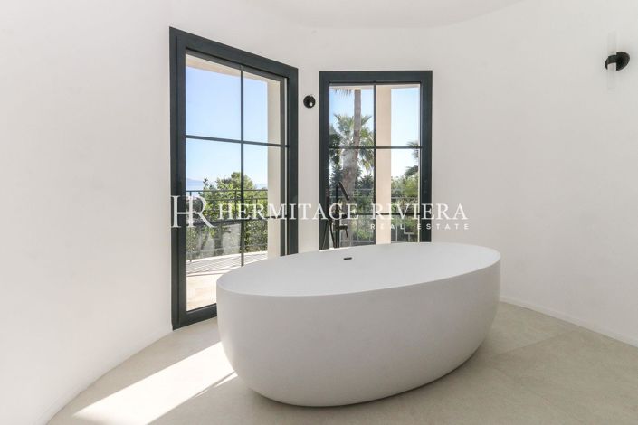 Image No.17-4 Bed House for sale