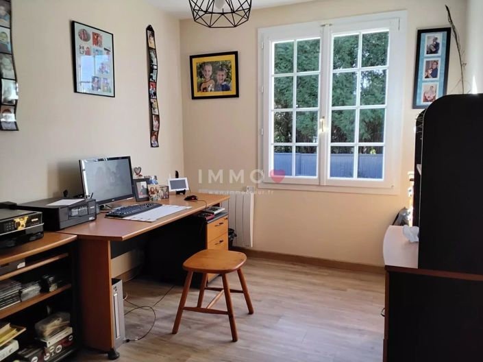 Image No.11-6 Bed House for sale