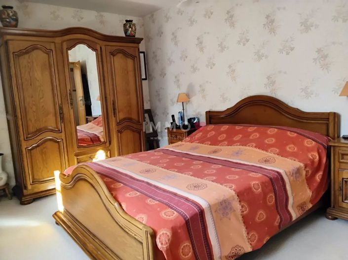 Image No.17-6 Bed House for sale