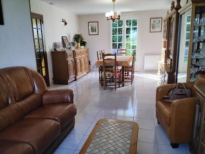 Image No.6-6 Bed House for sale