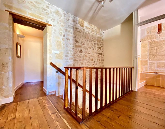 Image No.1-4 Bed House for sale