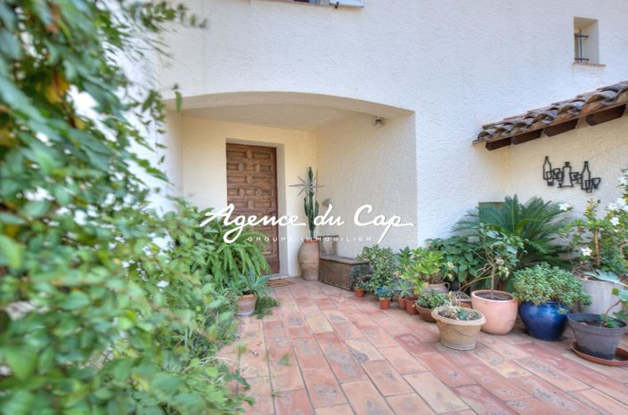 Image No.11-4 Bed House for sale