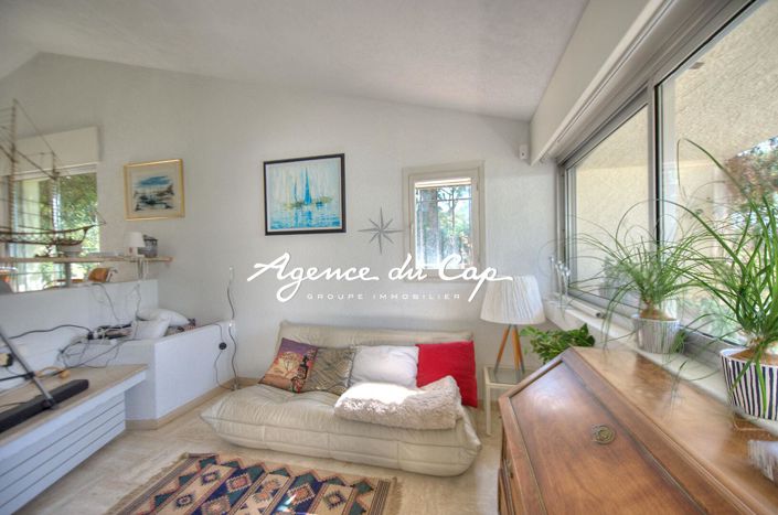 Image No.13-4 Bed House for sale