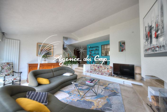 Image No.14-4 Bed House for sale