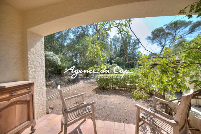 Image No.17-4 Bed House for sale