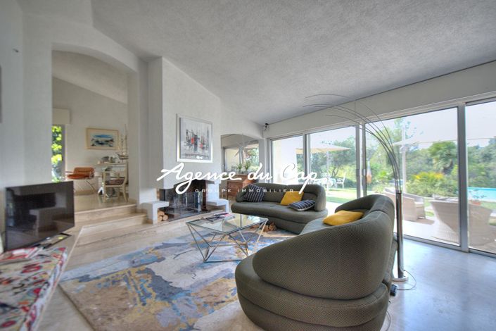 Image No.4-4 Bed House for sale