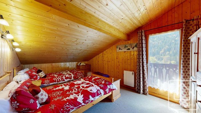 Image No.19-4 Bed Property for sale