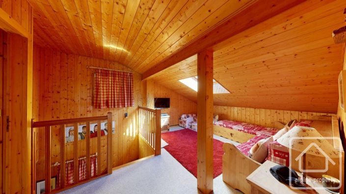 Image No.20-4 Bed Property for sale