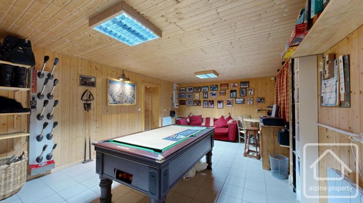 Image No.26-4 Bed Property for sale