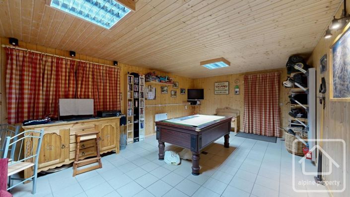 Image No.27-4 Bed Property for sale