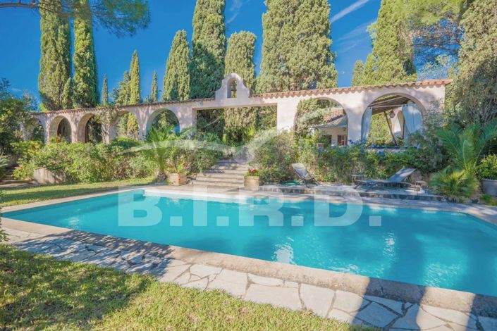 Image No.1-7 Bed House for sale