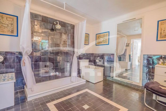 Image No.17-7 Bed House for sale