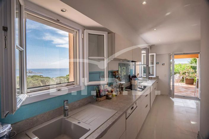 Image No.11-4 Bed House for sale