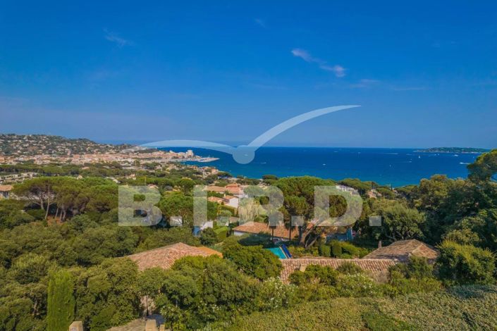 Image No.2-4 Bed House for sale